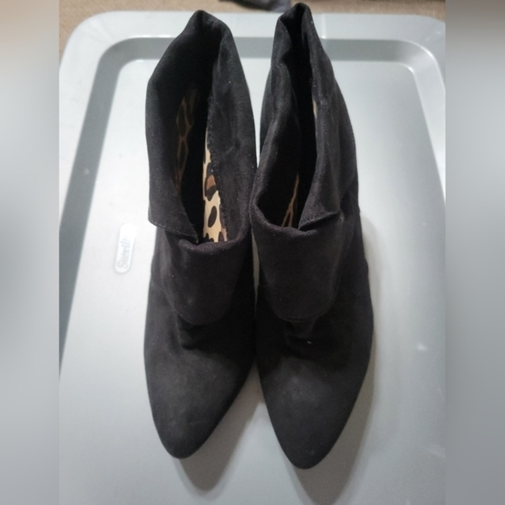 Dana Buchman NWOT size 9 Black Ankle Boots 3.5 inch heel‎